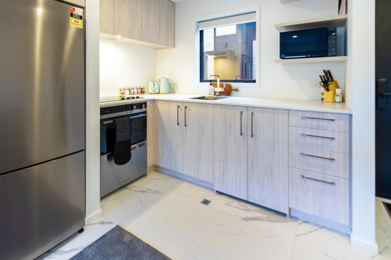 1 Bedroom 1 Bath, Executive Escape, Northlands Mall كريستتشيرش المظهر الخارجي الصورة